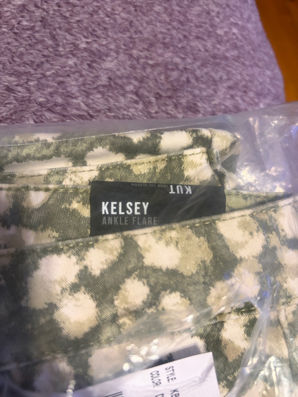 Kut from the Kloth Kelsey Ankle Flare, size 4
